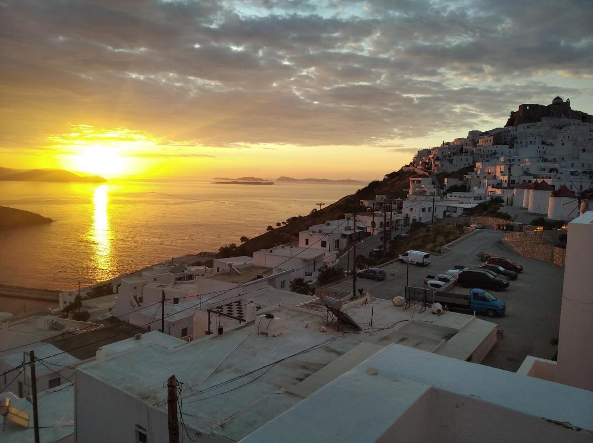 Θέαστρον - Theastron House With Great View In Chora Lejlighed Pera Gyalos Eksteriør billede
