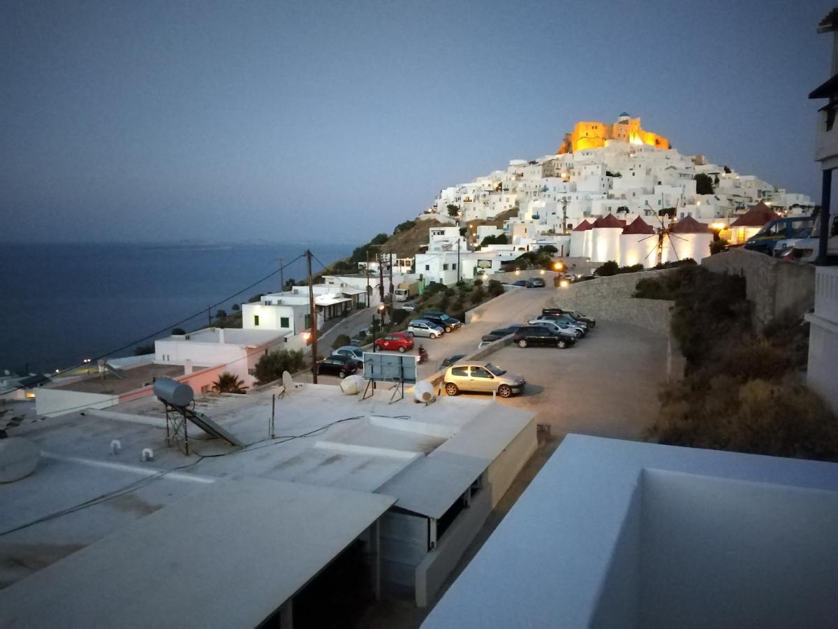 Θέαστρον - Theastron House With Great View In Chora Lejlighed Pera Gyalos Eksteriør billede