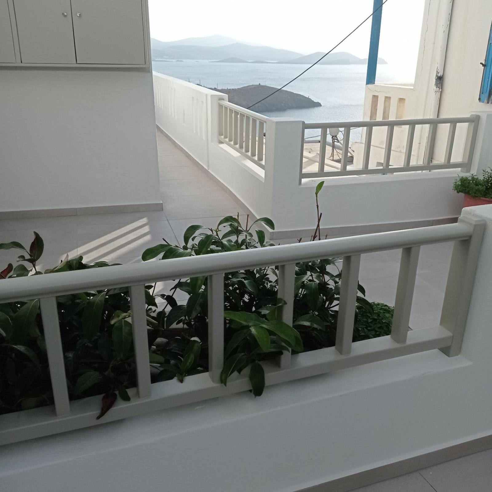 Θέαστρον - Theastron House With Great View In Chora Lejlighed Pera Gyalos Eksteriør billede