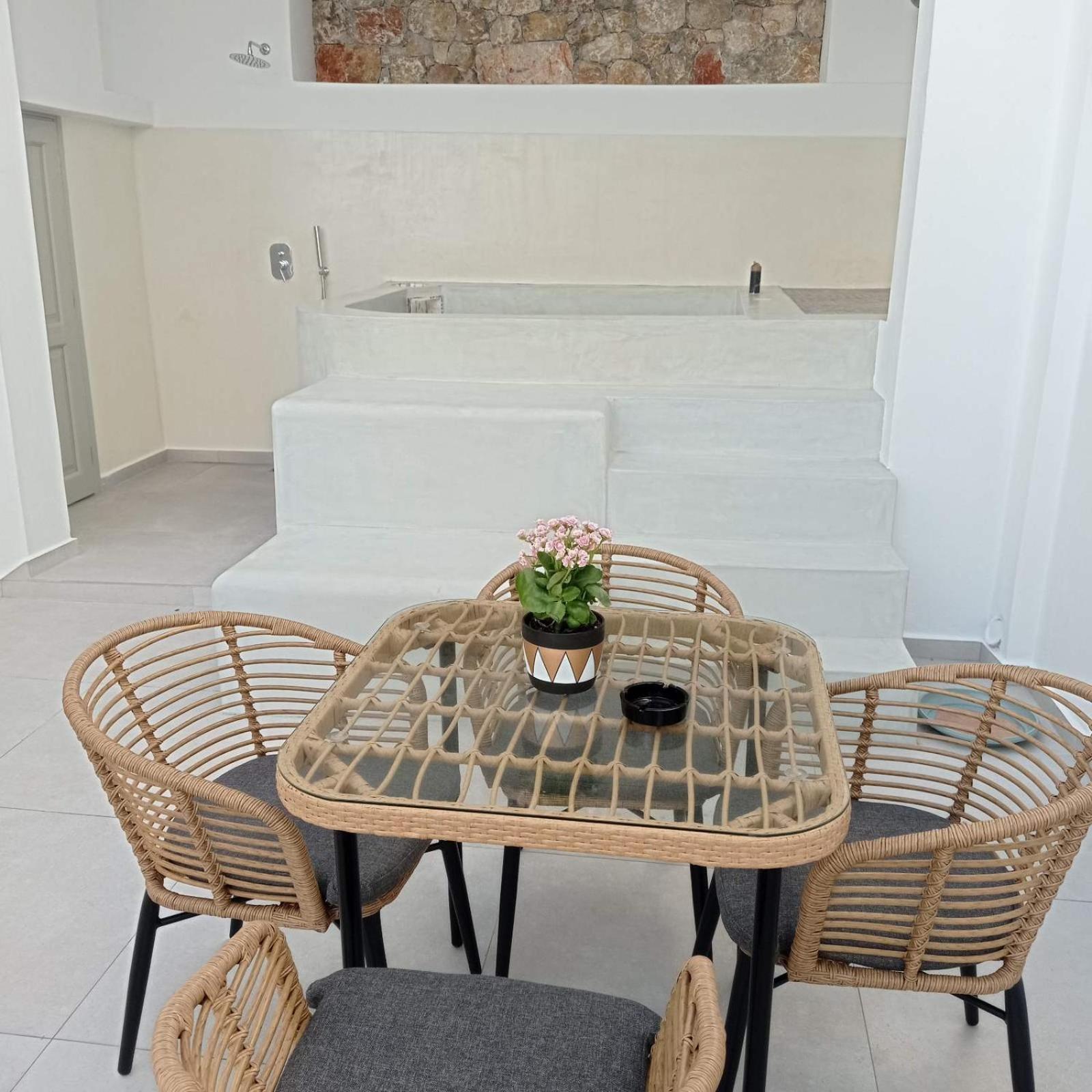 Θέαστρον - Theastron House With Great View In Chora Lejlighed Pera Gyalos Eksteriør billede