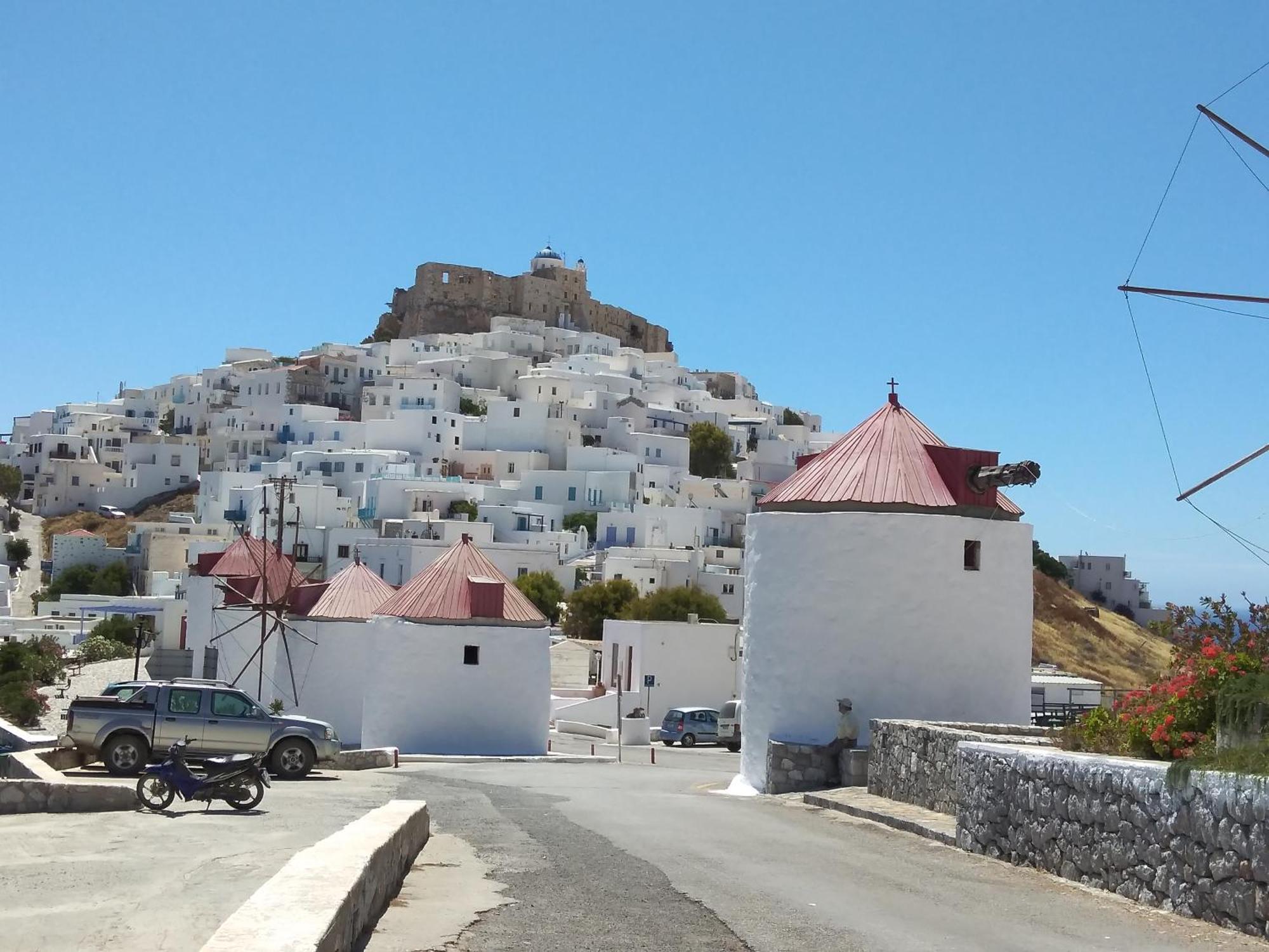 Θέαστρον - Theastron House With Great View In Chora Lejlighed Pera Gyalos Eksteriør billede